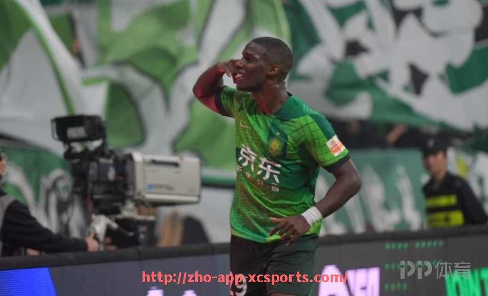 杏彩体育-2024年NBA球员在背靠背比赛中的体能分配与表现对比